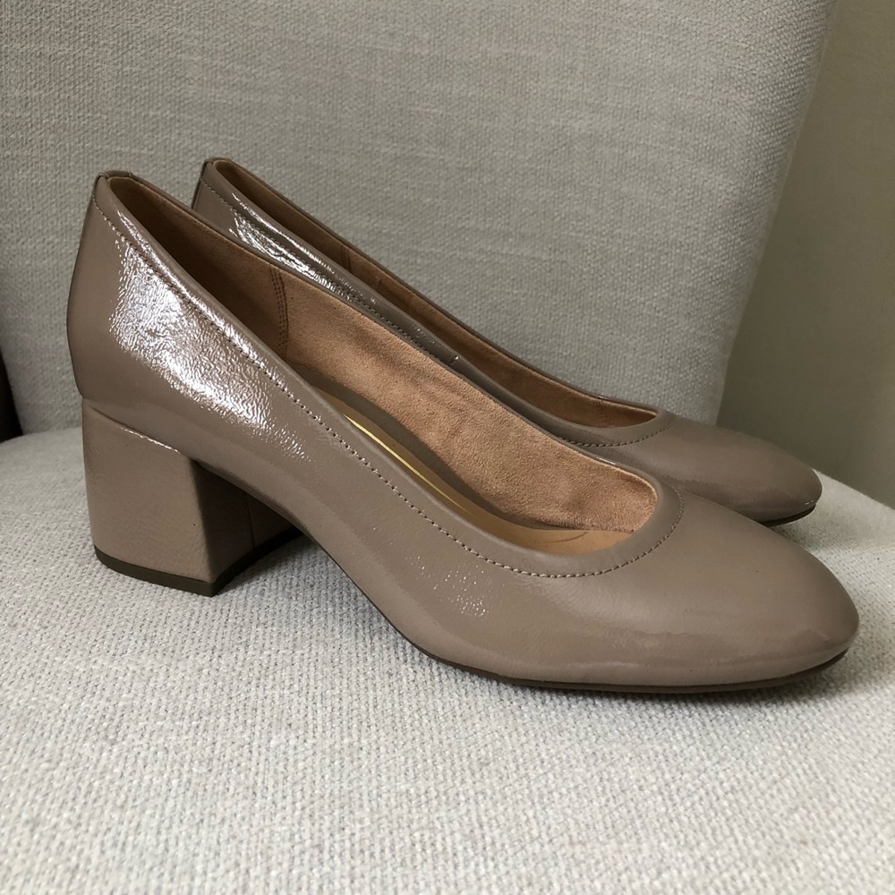 Vionic Nude Carmel Patent Leather Block Heel Pumps